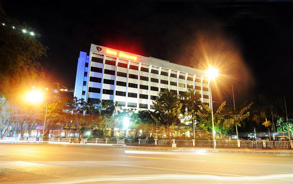 Grand Inna Tunjungan 4*