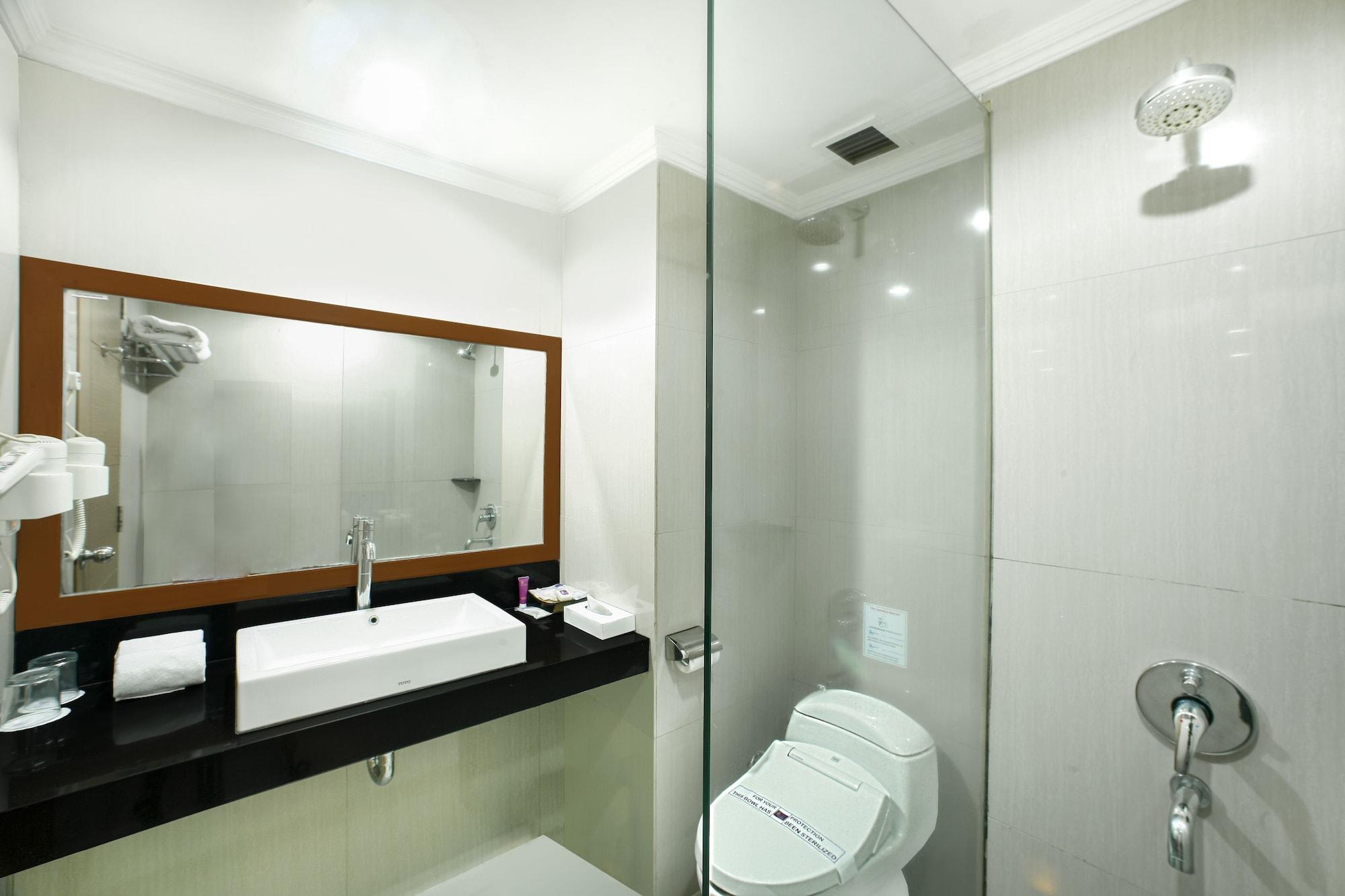 Hotel Grand Inna Tunjungan 4*