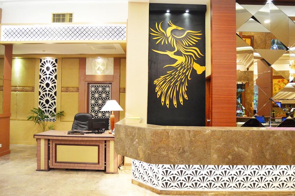 Grand Inna Tunjungan Hotel 4*