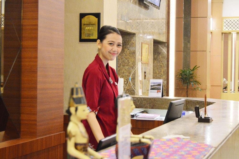 Grand Inna Tunjungan Hotel