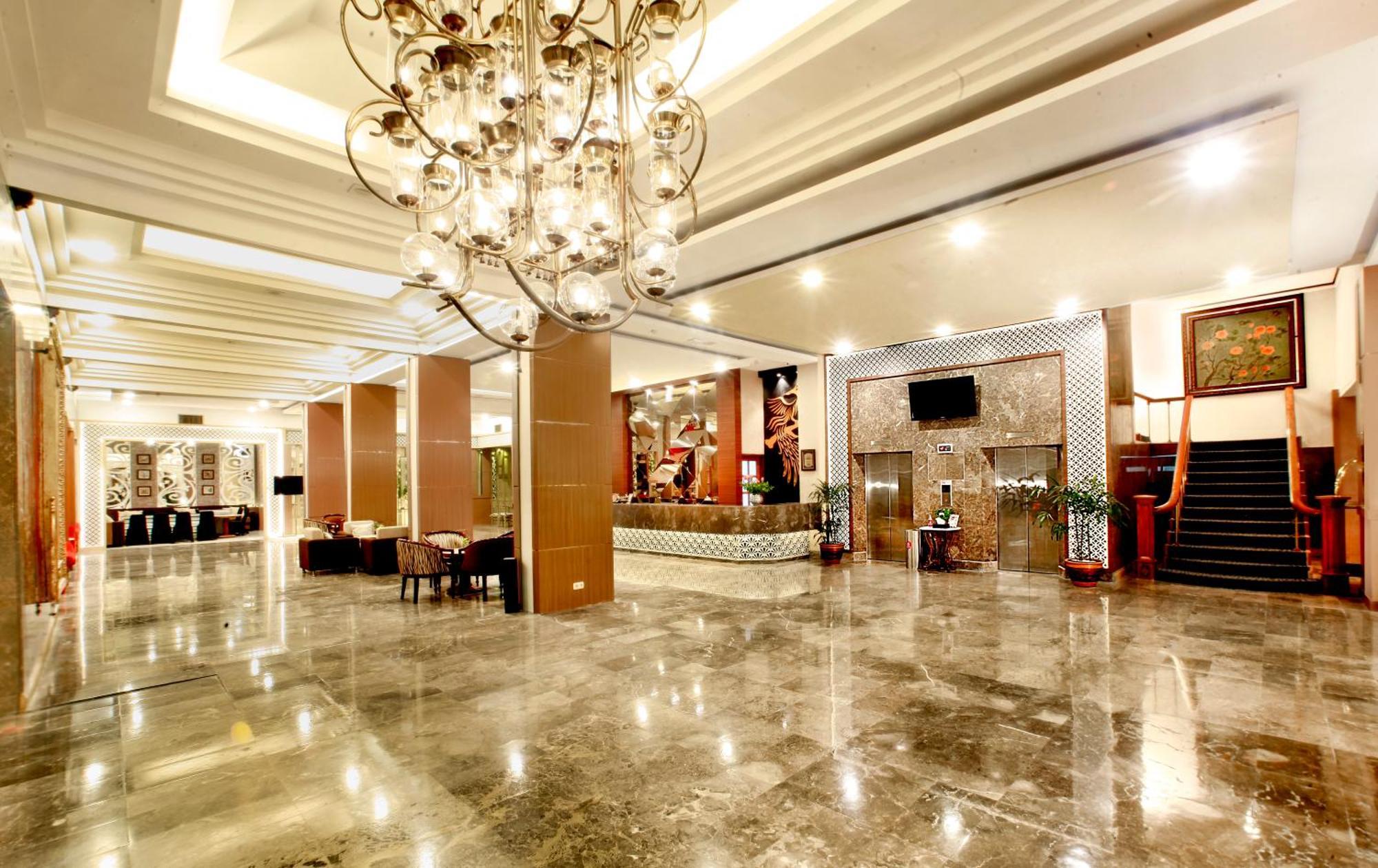 Grand Inna Tunjungan Hotel 4*