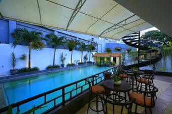 Hotel Grand Inna Tunjungan 4*