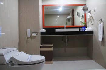 Hotel Grand Inna Tunjungan 4*
